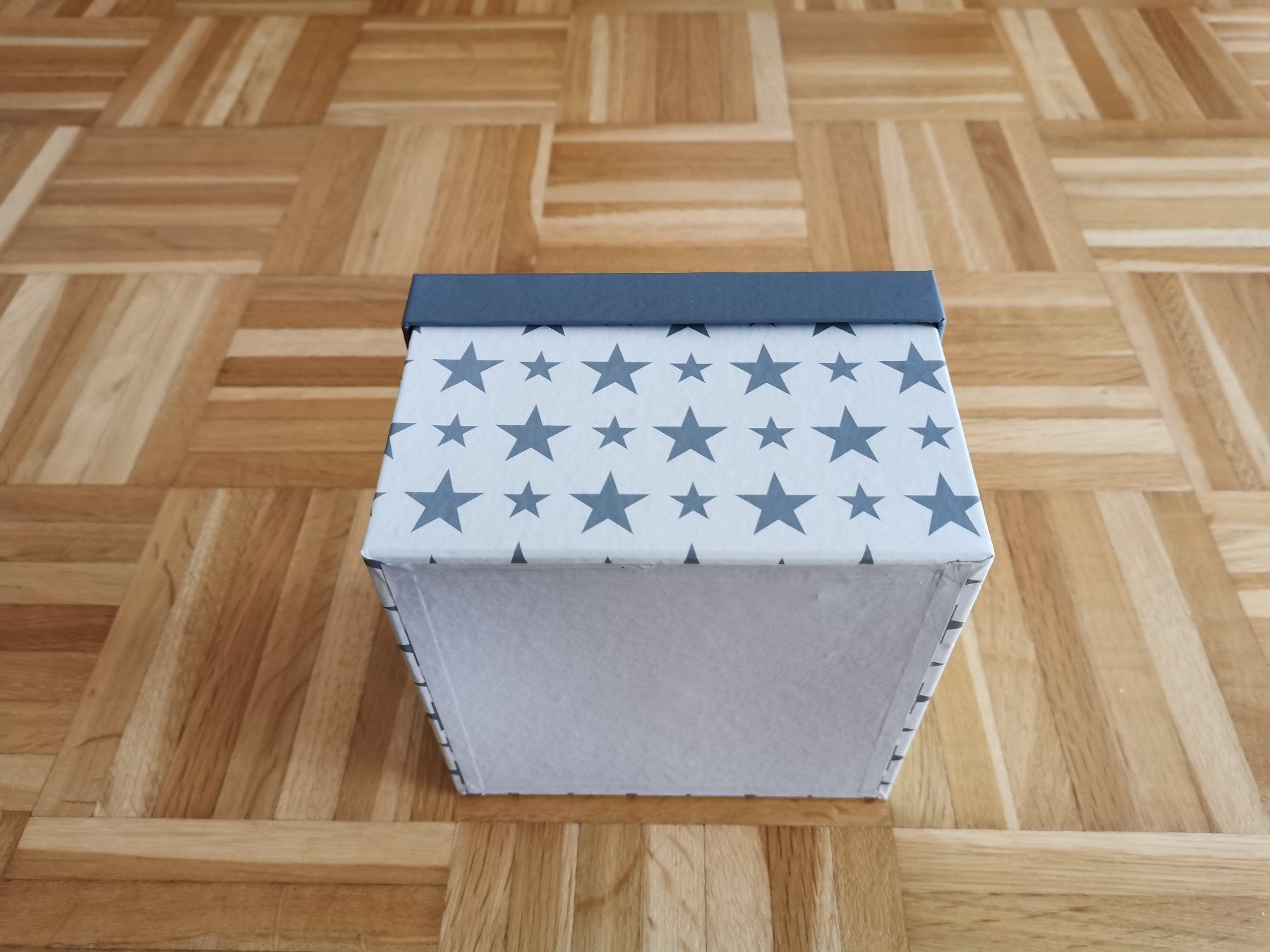 Tutte le decorazioni: Geschenkschachtel mit Deckel – Usato da Zürich venduto da Bluemex 1