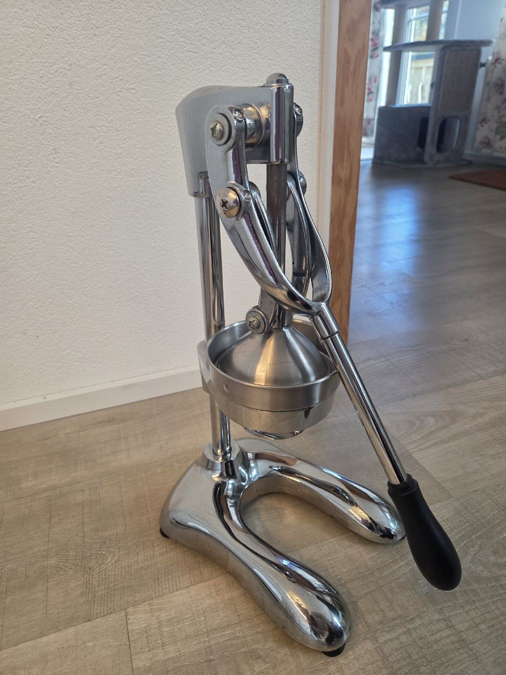 Elettrodomestici da cucina: Manuelle Profi-Zitruspresse mit Hebel – Usato da Krummenau venduto da Livis_Shop