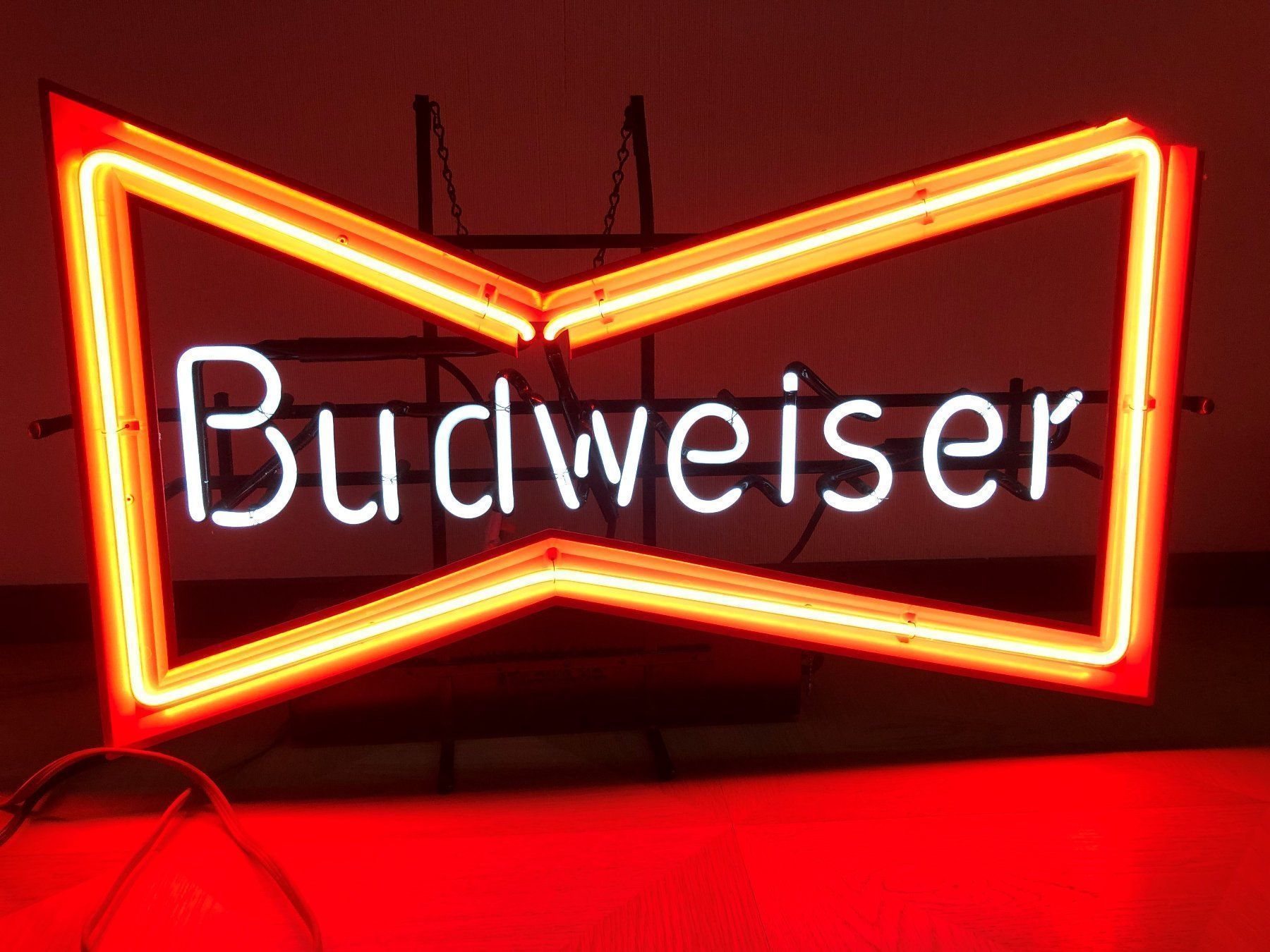 Lampen: Budweiser Neon Sign ORIGINAL vintage – Gebraucht aus Wil SG von Prosolutio