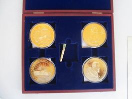 GIGANTEN: 4 X GOLD GIGANTEN in Holzbox mit Zertifikaten