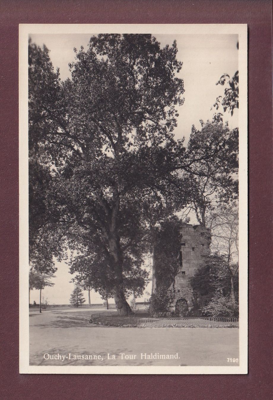 Cartes postales: LAUSANNE - Tour Haldimand – D'occasion à Pully par nicecards