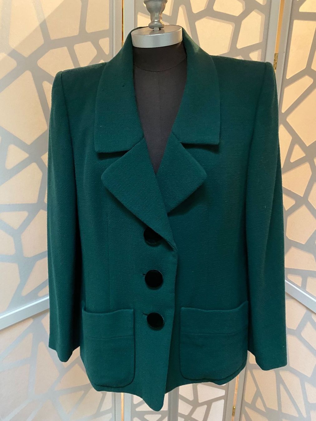 Giacche: Vintage classy wool green jacket. EUR44 – Usato da Grund b. Gstaad venduto da PlageNeige