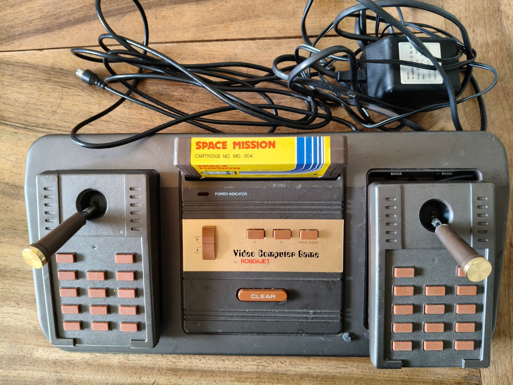 Console: Robdajet Video Computer Game defekte konsole und 5 games – Difettoso da Zürich venduto da s6000 1