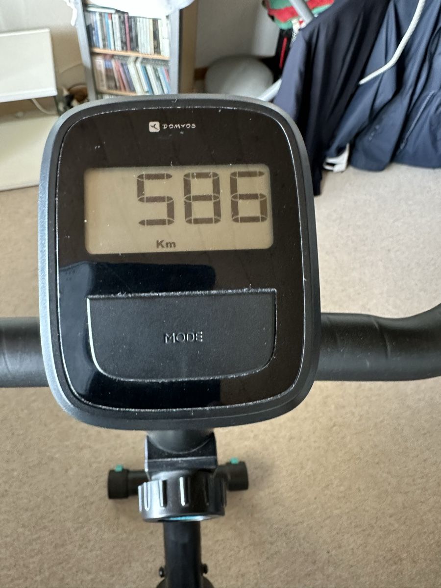 Vélos d'appartement: Heimtrainer Essential 2 Domyos gebraucht 586 km – D'occasion à Tüscherz-Alfermée par Pluriel2 2