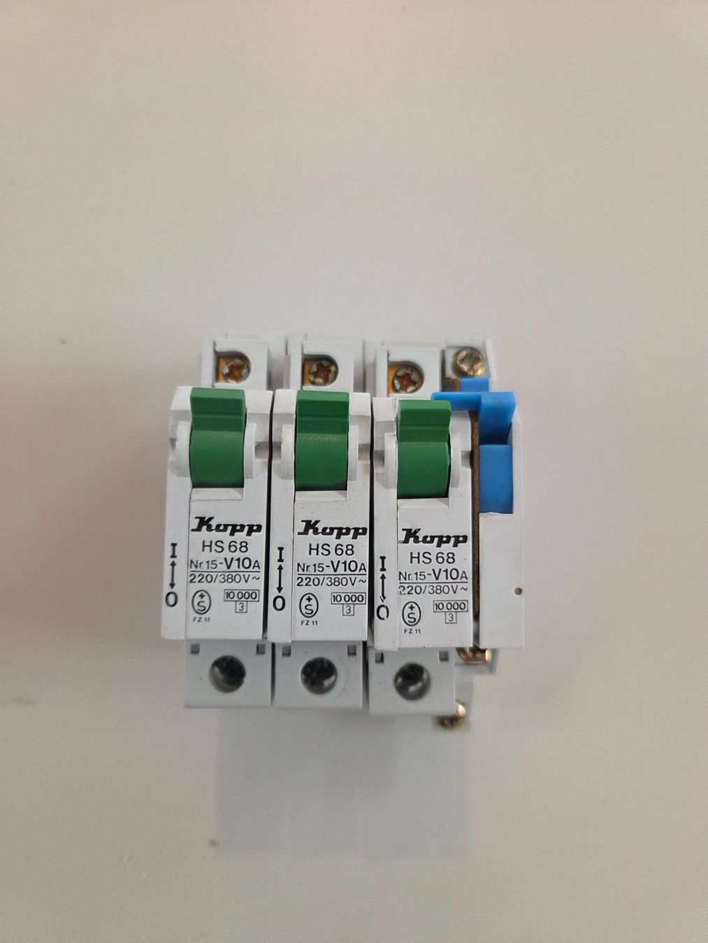 Schalter: Kopp HS68 LSV 10A 3LN – Gebraucht aus Grünenmatt von End1