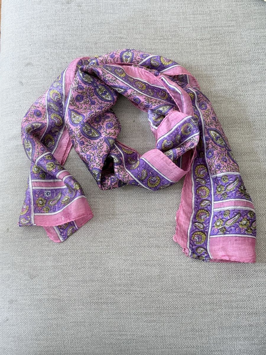 Foulards, Tücher & Schals: Seidenschal rosa/violet – Gebraucht aus Zürich von m.y.r. 1