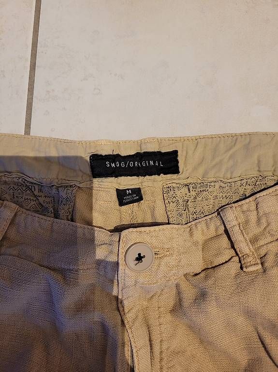 Pantalons: Coole beige Cargoshorts  grösse M – D'occasion à Muttenz par Chipsy2009 1