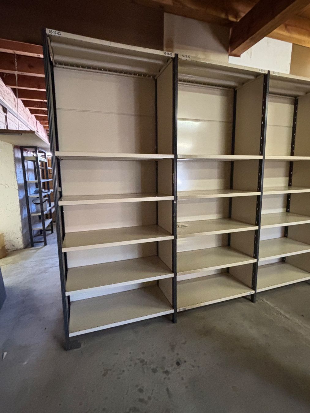 Scaffali: Metallregale – Usato da Egerkingen venduto da Jung-Unternehmer 2