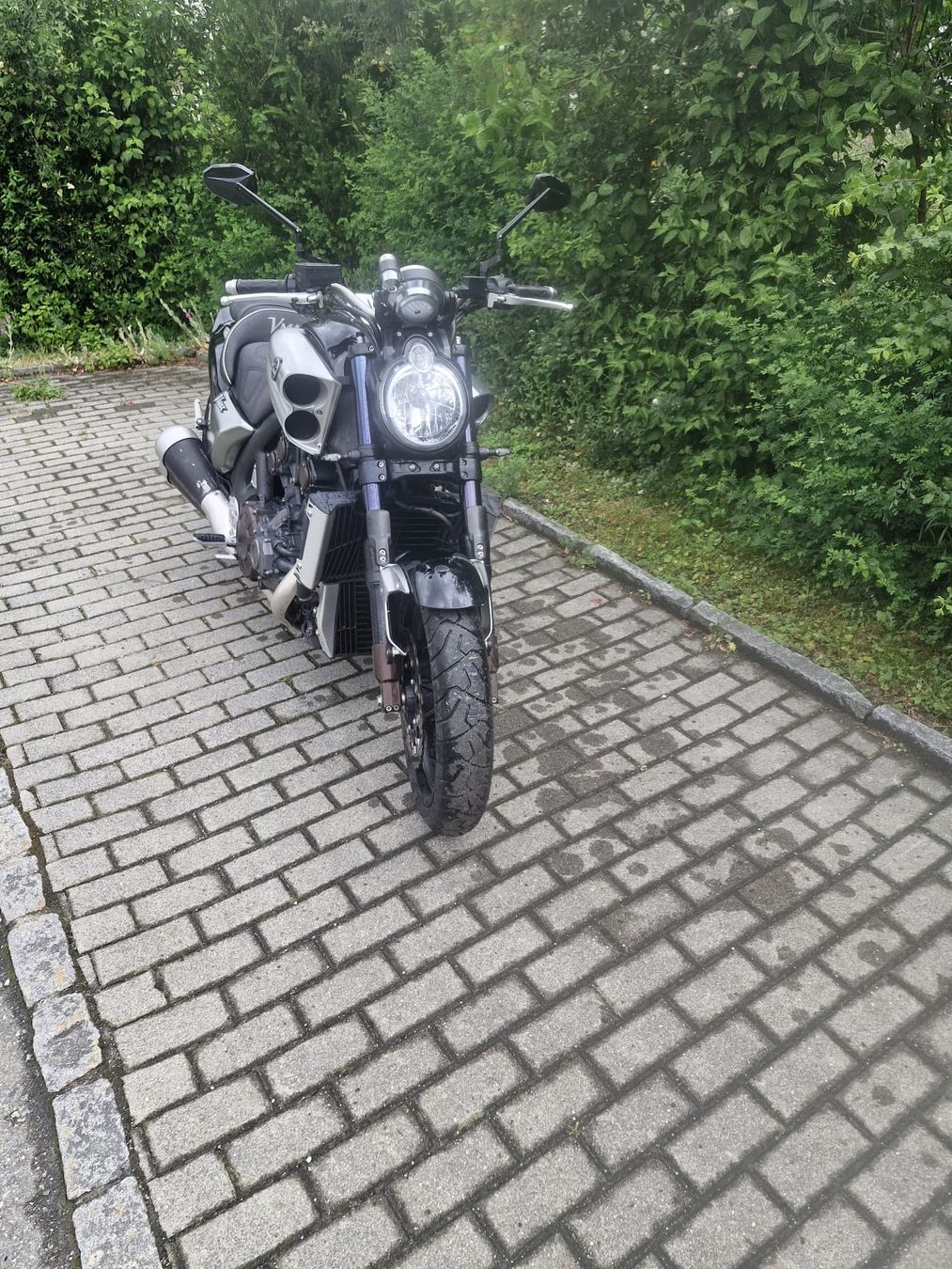 Yamaha Strada: Yamaha VMAX 1700 – Usato da Chur venduto da maz_rl2x