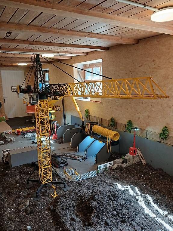 Liebherr Kräne: Turmdrehkran – Gebraucht aus Eichberg von luk_6sxq 1