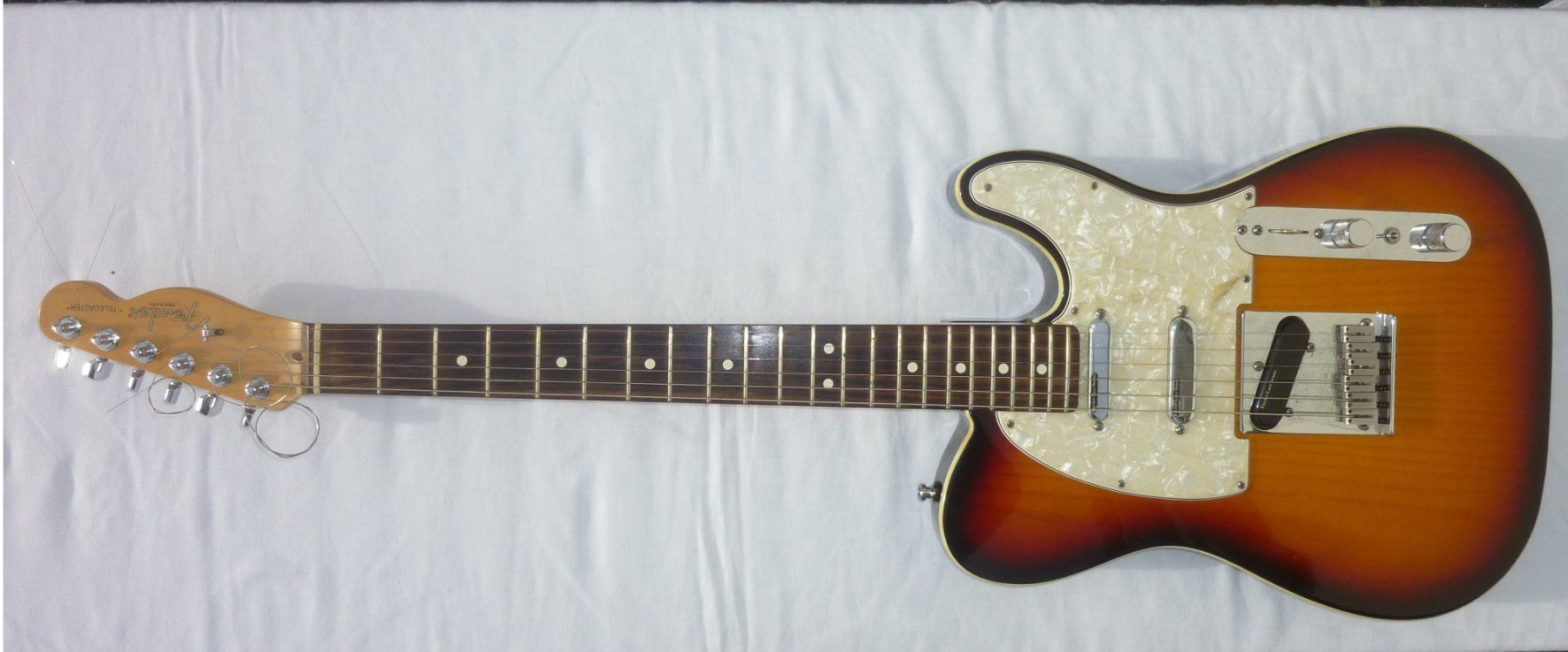 Strumenti musicali: Telecaster Plus Sunburst Bound Gitarre – Usato da Sursee venduto da Benevol 2