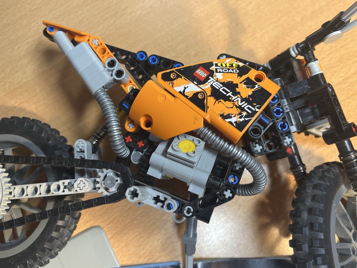 Lego Spielzeuge: LEGO Technic Motorrad 42007 mit Anleitungen – Gebraucht aus Emmenbrücke von evo34 4