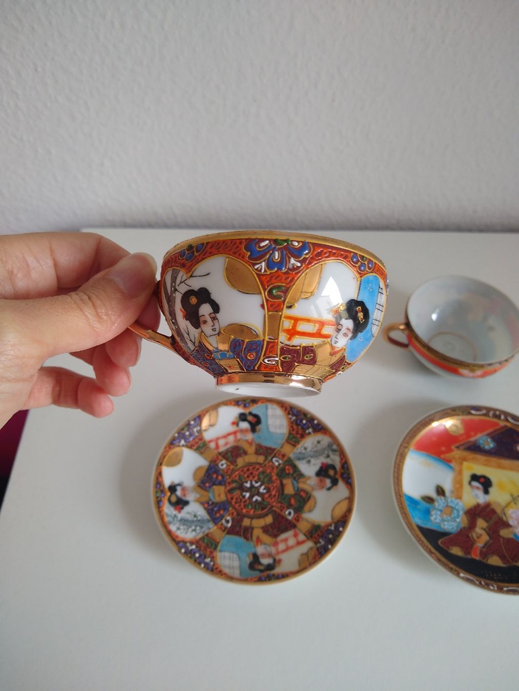 Set di piatti: 2x Japanese Geisha Teacups & Saucers Set – Usato da Dübendorf venduto da LoRi-2026 4
