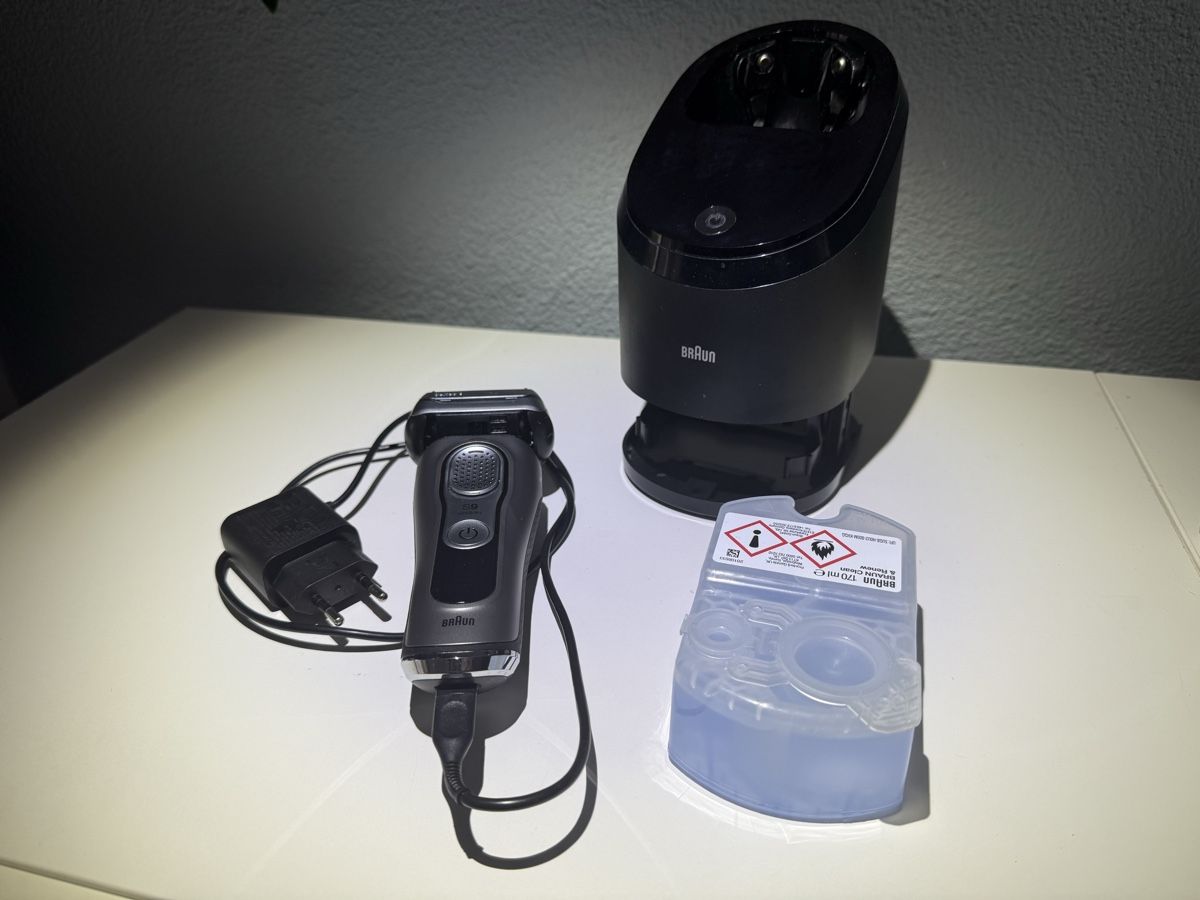 Braun Rasoi & Lamette da barba: Braun Rasierer Series 9  – Usato da Otelfingen venduto da Otto4 4