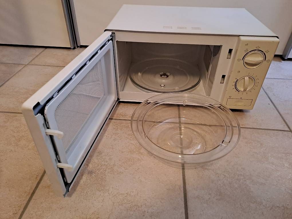 Elettrodomestici da cucina: Micro-ondes Mio Star – Usato da Gland venduto da bug_s7rw 1