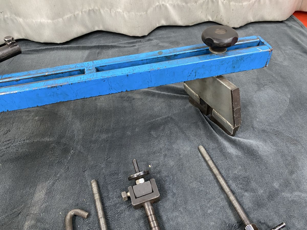 Tous les outils: Motorstütze mit Zubehör  – D'occasion à Hägglingen par Karin0802 5