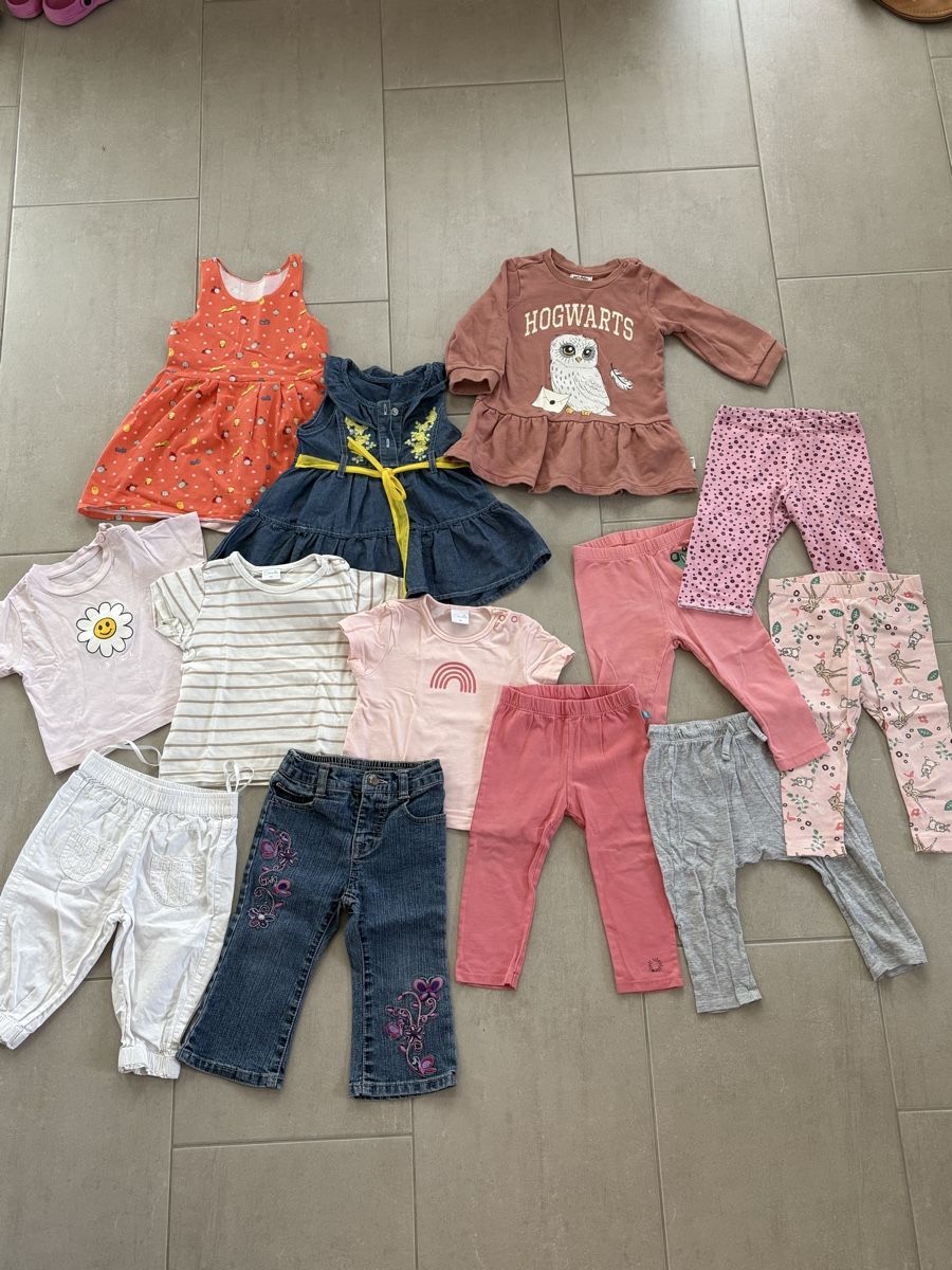 Kleiderpakete & -sets: Mädchen Kleider Paket Gr. 74-80 – Gebraucht aus Wolfhausen von lala_wolfhausen