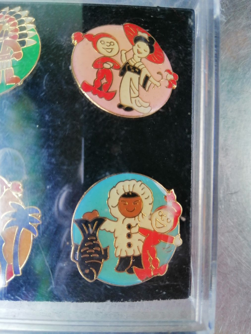 Maggi Placchette & Badge: Pin "Maggi" 6 Stück – Nuovo (secondo la descrizione) da Villmergen venduto da MONCHHICHI 1