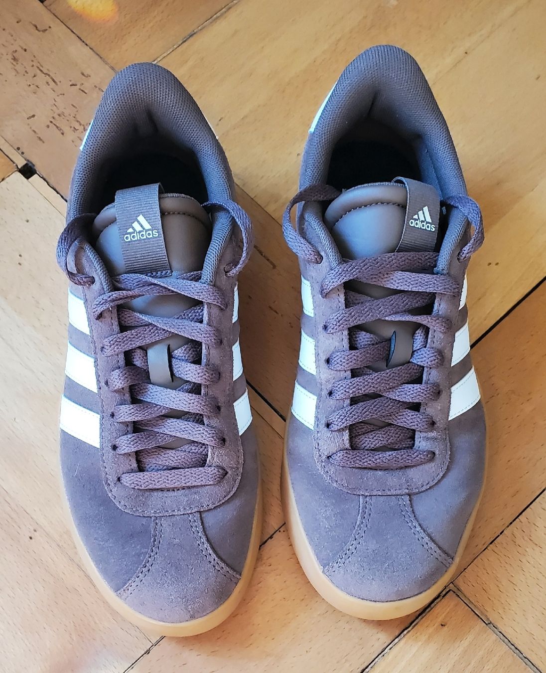 Adidas Scarpe da donna: adidas Schuhe 40 2/3 Damen – Nuovo (secondo la descrizione) da Biel/Bienne venduto da SandraBar