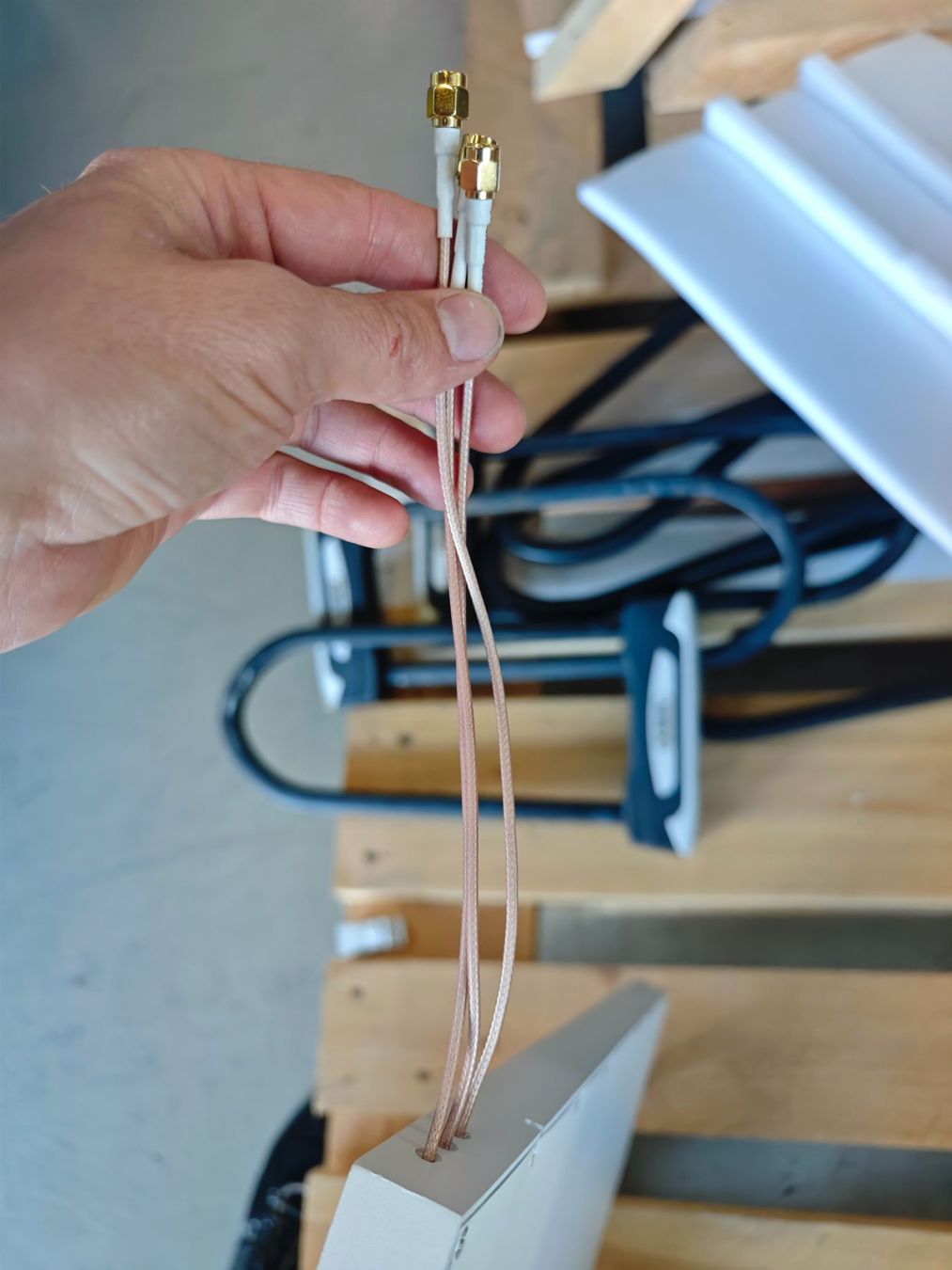 Radiocomunicazione: RFID Antenne UHF DBEA1003, 6 stk. – Nuovo e nell'imballaggio originale da Vorderthal venduto da eierchopf 2