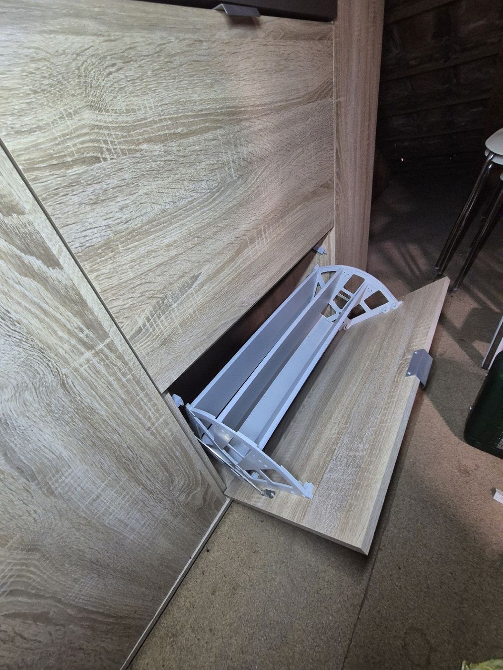 Cassettiere: Sideboard Eiche Optik mit zwei Schuhschubladen und Regalen – Usato da Binningen venduto da jan_v5hs 2