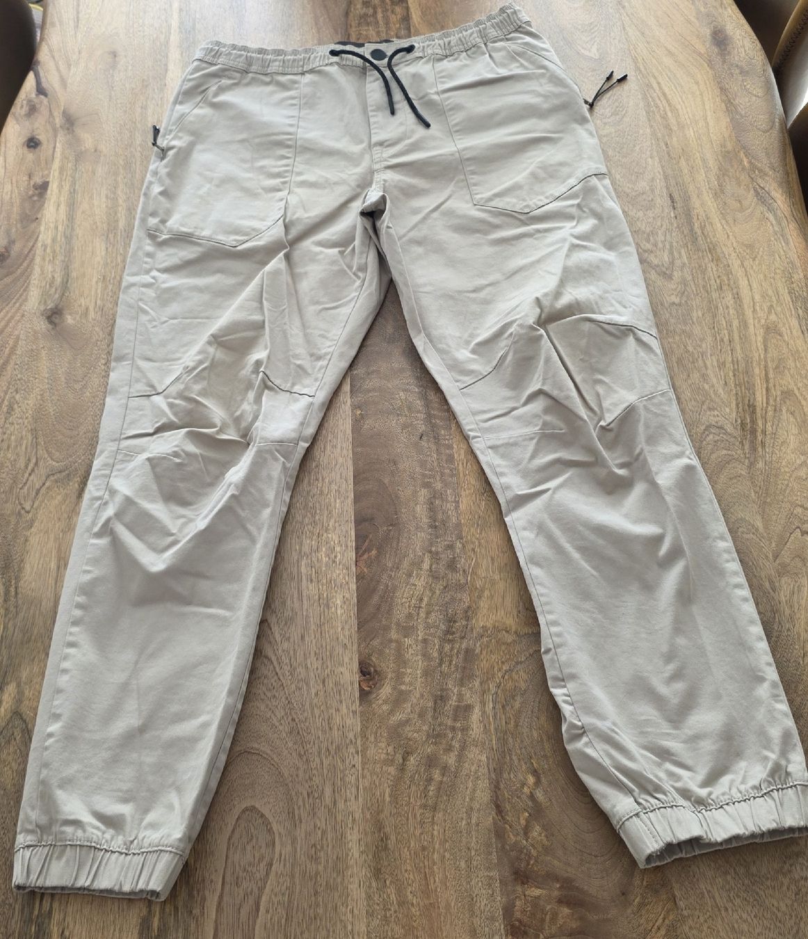 Pantaloni: Denim Co. Jogger Hose Beige Grösse L – Usato da Rheinsulz venduto da Gilea