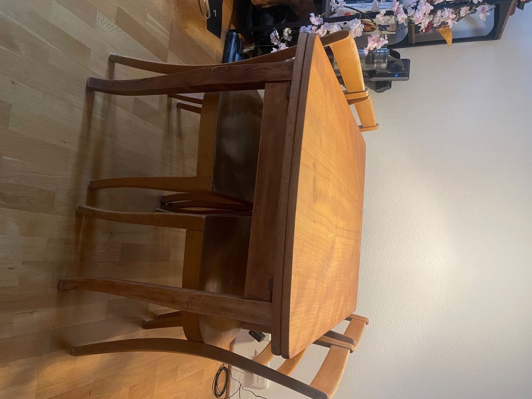 Set di tavolo e panche: Table en bois + 4 chaises en bois – Usato da Fribourg venduto da sol_ldg8