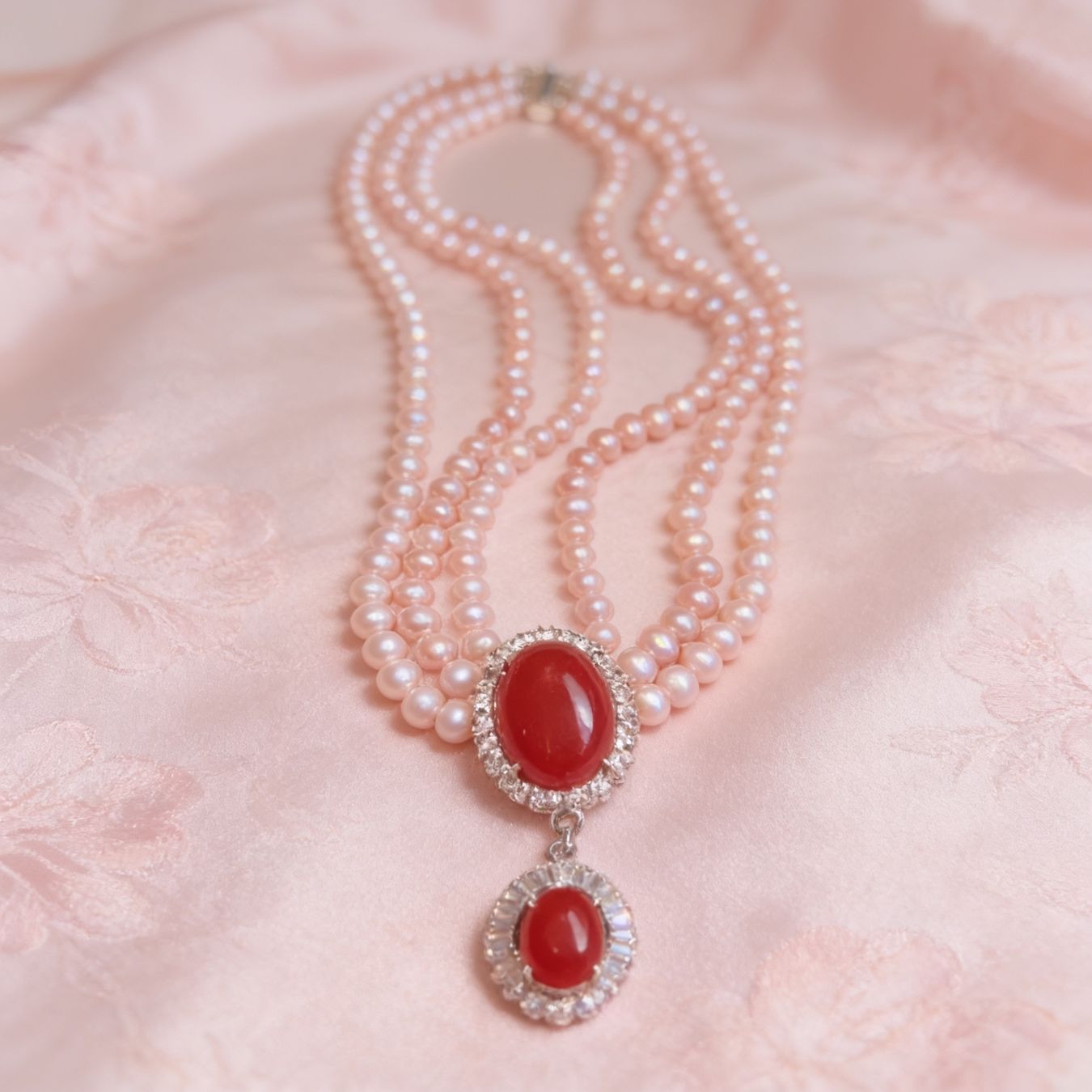 Ketten: Collier perles roses et jade rouge – Neu und originalverpackt aus St-Maurice von Sandrinette123 1