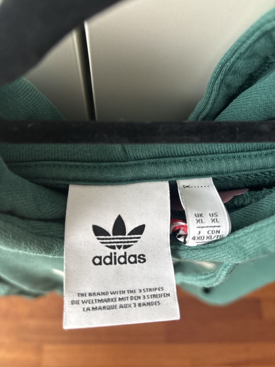 Adidas Pulls & Sweat-shirts: Adidas Kapuzenpullover Grösse XL, guter Zustand – D'occasion à Nänikon par Caro8989 1
