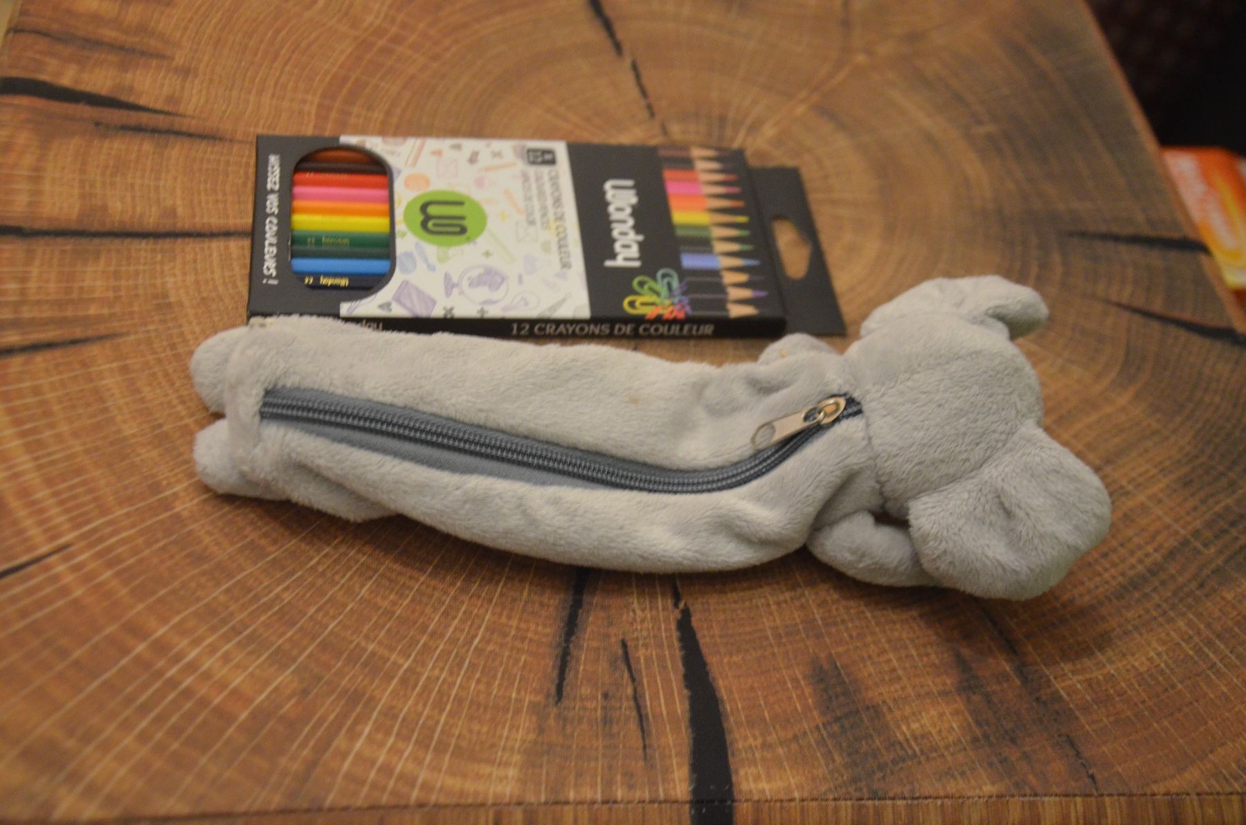 Jouets: ETUI + FARBE – D'occasion à Chiasso par Dolly015 1