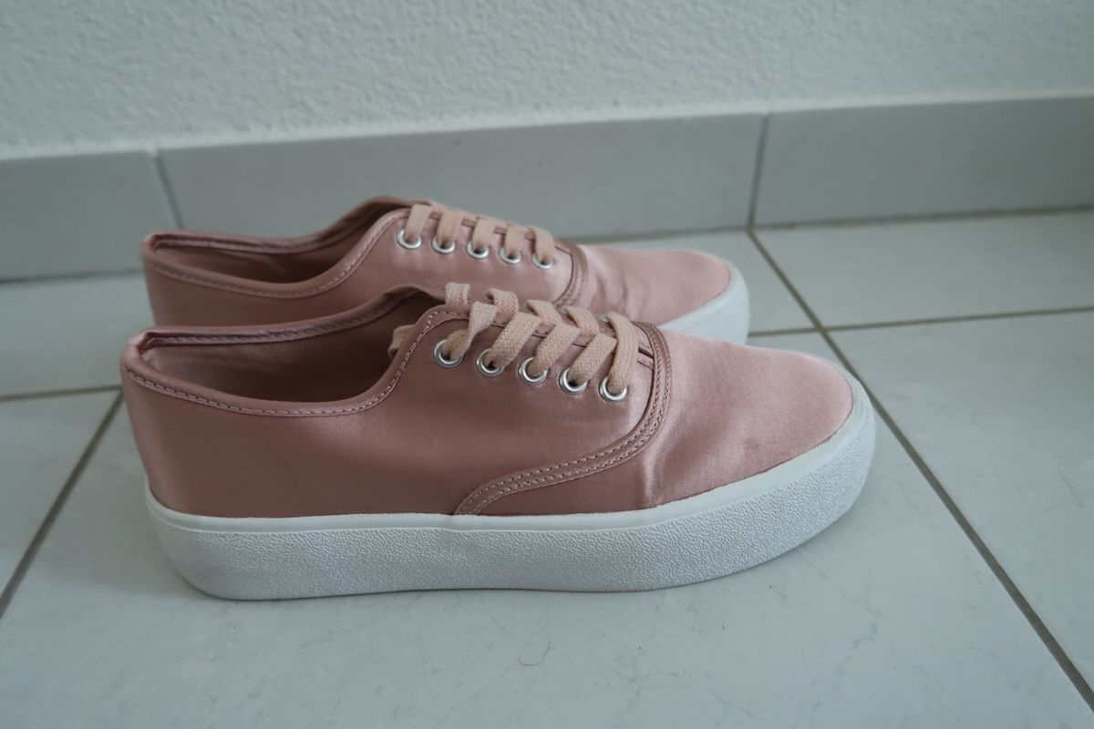 Damenschuhe: Turnschuhe mit Plateau – Gebraucht aus Bassersdorf von secondhand_clothing 2