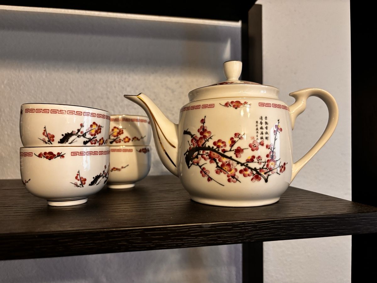 Teekannen: Petit service à thé - 4 petits bols – Gebraucht aus Founex von ari_2gt7