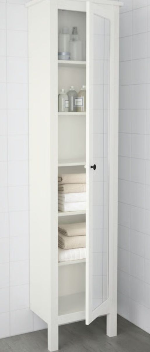 Armadietti a specchio: Hemnes IKEA Hochschrank mit Spiegeltür – Usato da Olten venduto da Winni6 1