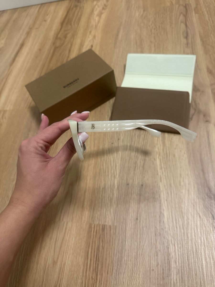 Burberry Brillen & Gläser: Burberry Sonnenbrille, neuwertig – Neu und originalverpackt aus Bitsch von jan_d8tt 1