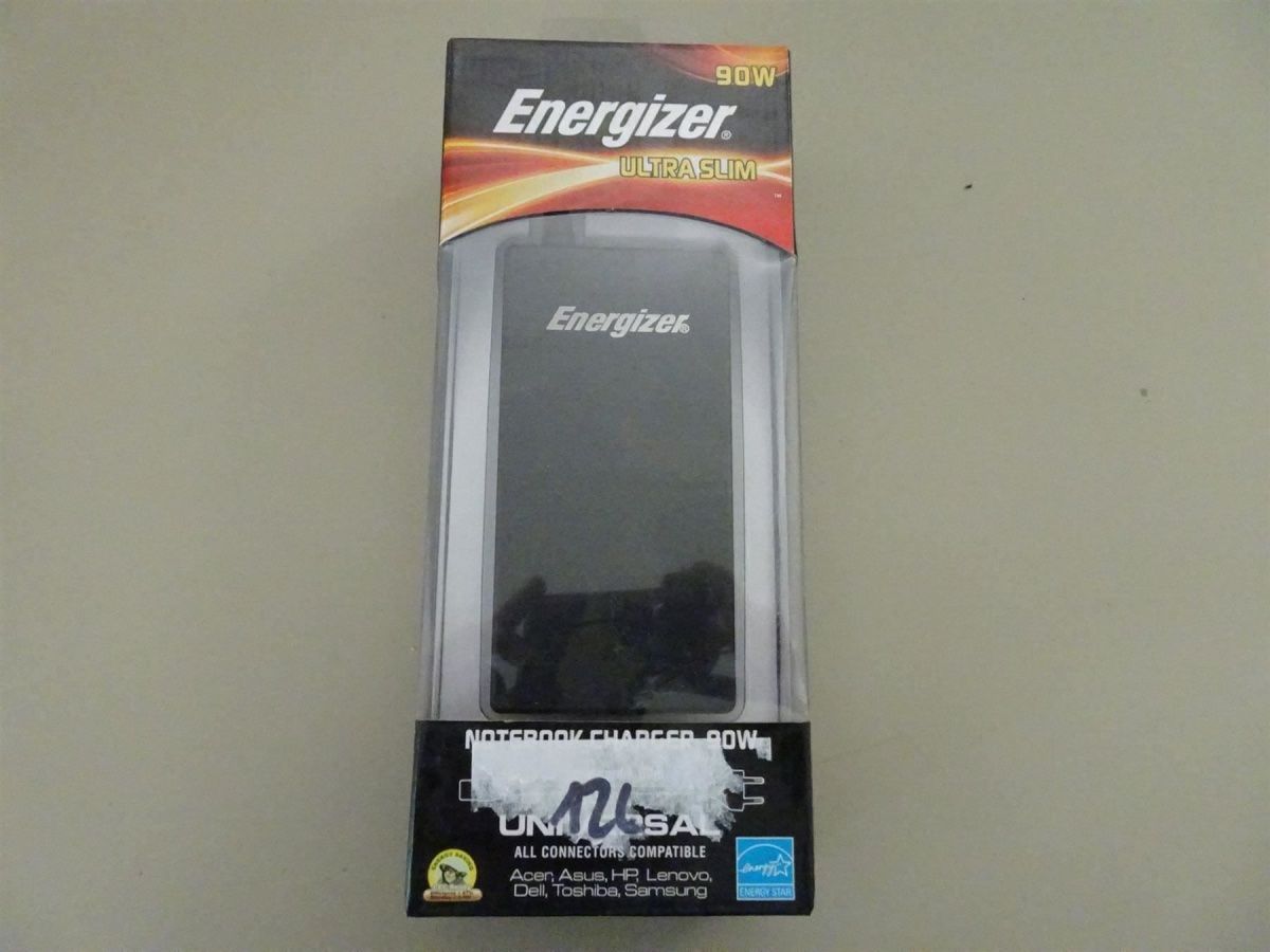 Energizer Caricabatterie: Universal Ladegerät für Notebook's – Nuovo e nell'imballaggio originale da Necker venduto da liq24