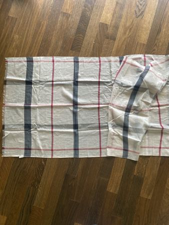 Écharpe chaude à carreaux - parfait pour l'hiver!