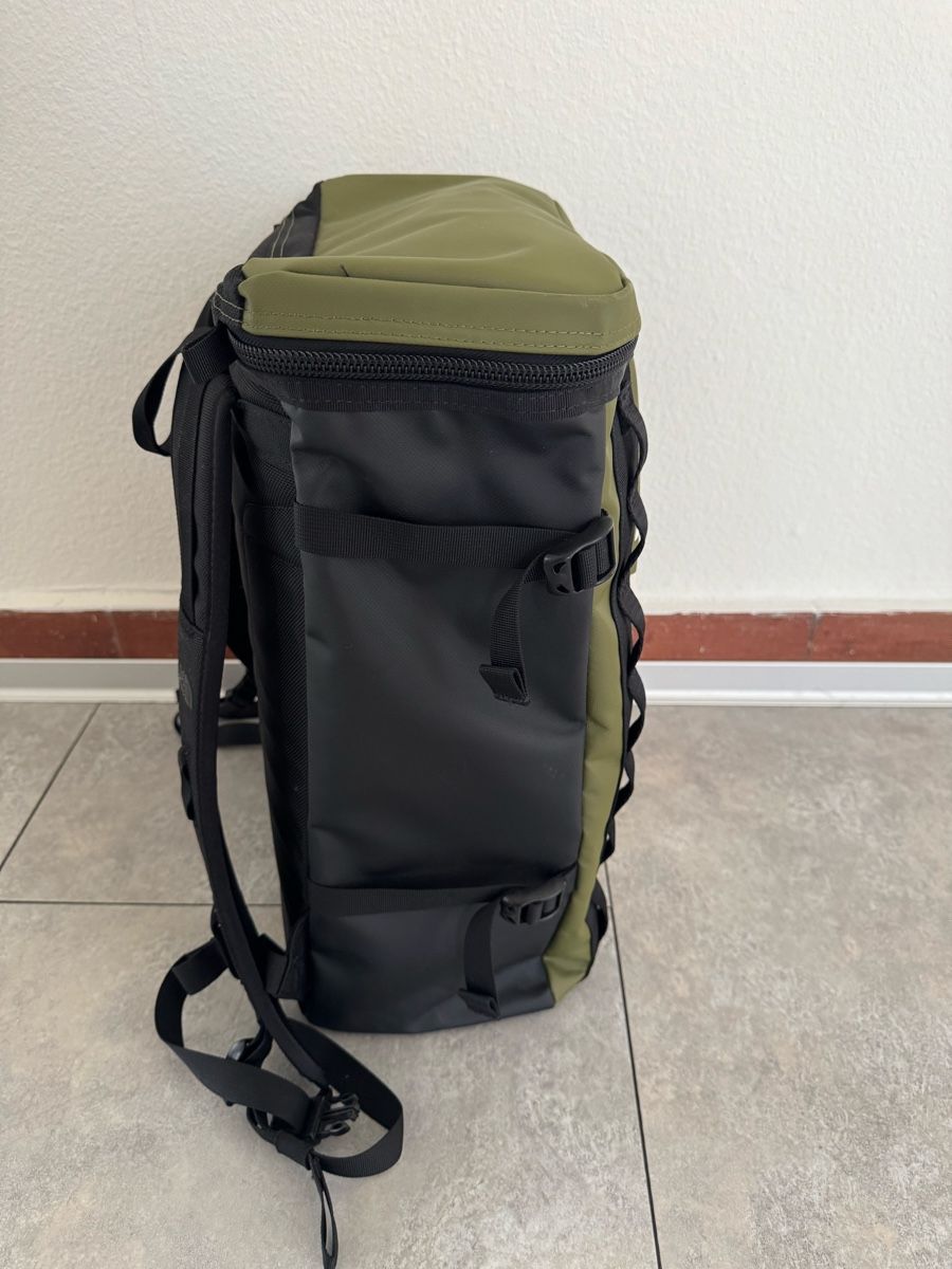 Zaini: The North Face Base Camp Fuse Box 30L – Nuovo (secondo la descrizione) da Thun venduto da sNo0p 2