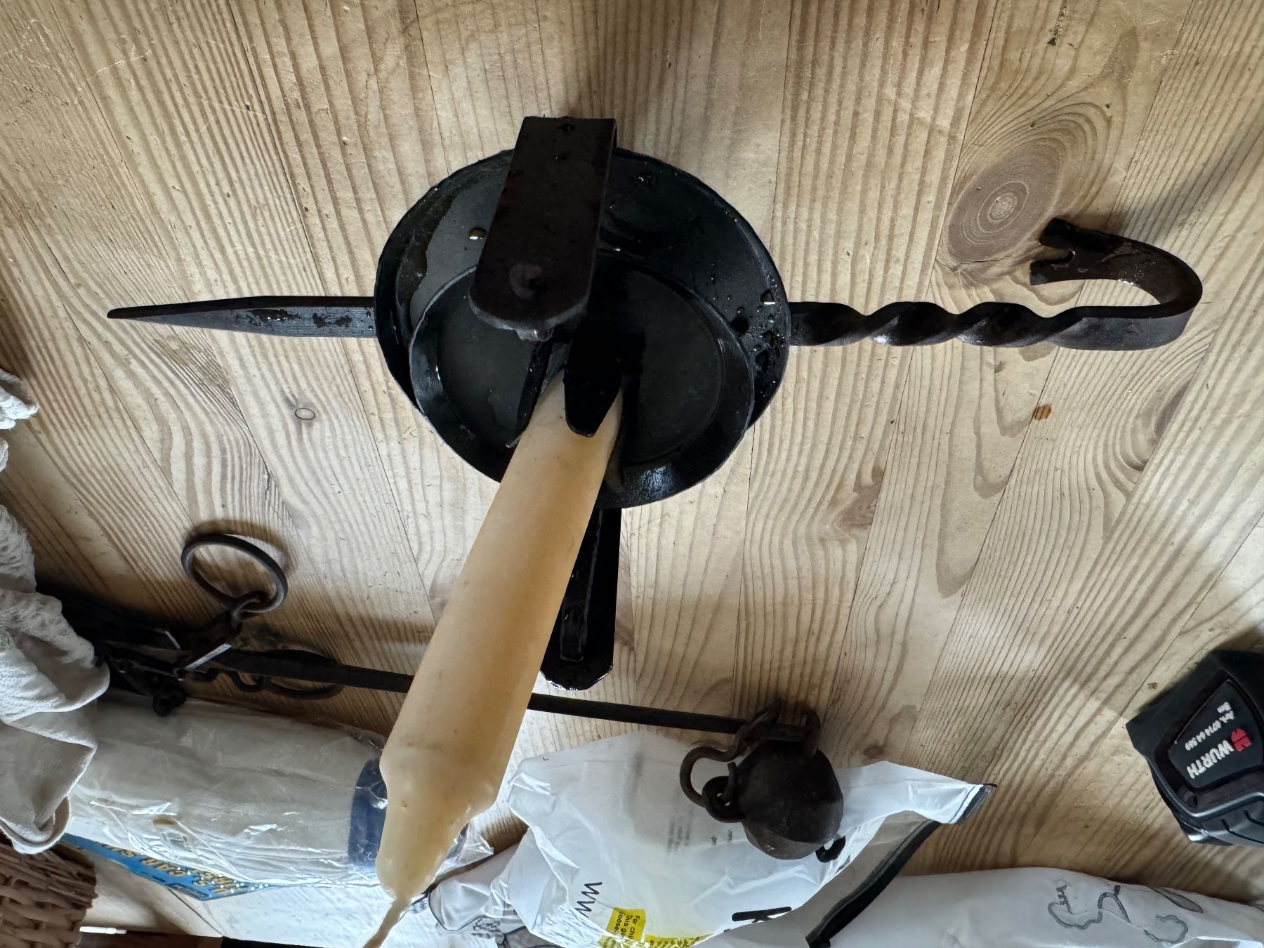 Portacandele: Chandelier rustique en fer forgé, pièce unique! – Usato da Veyrier venduto da kimedovapa 1