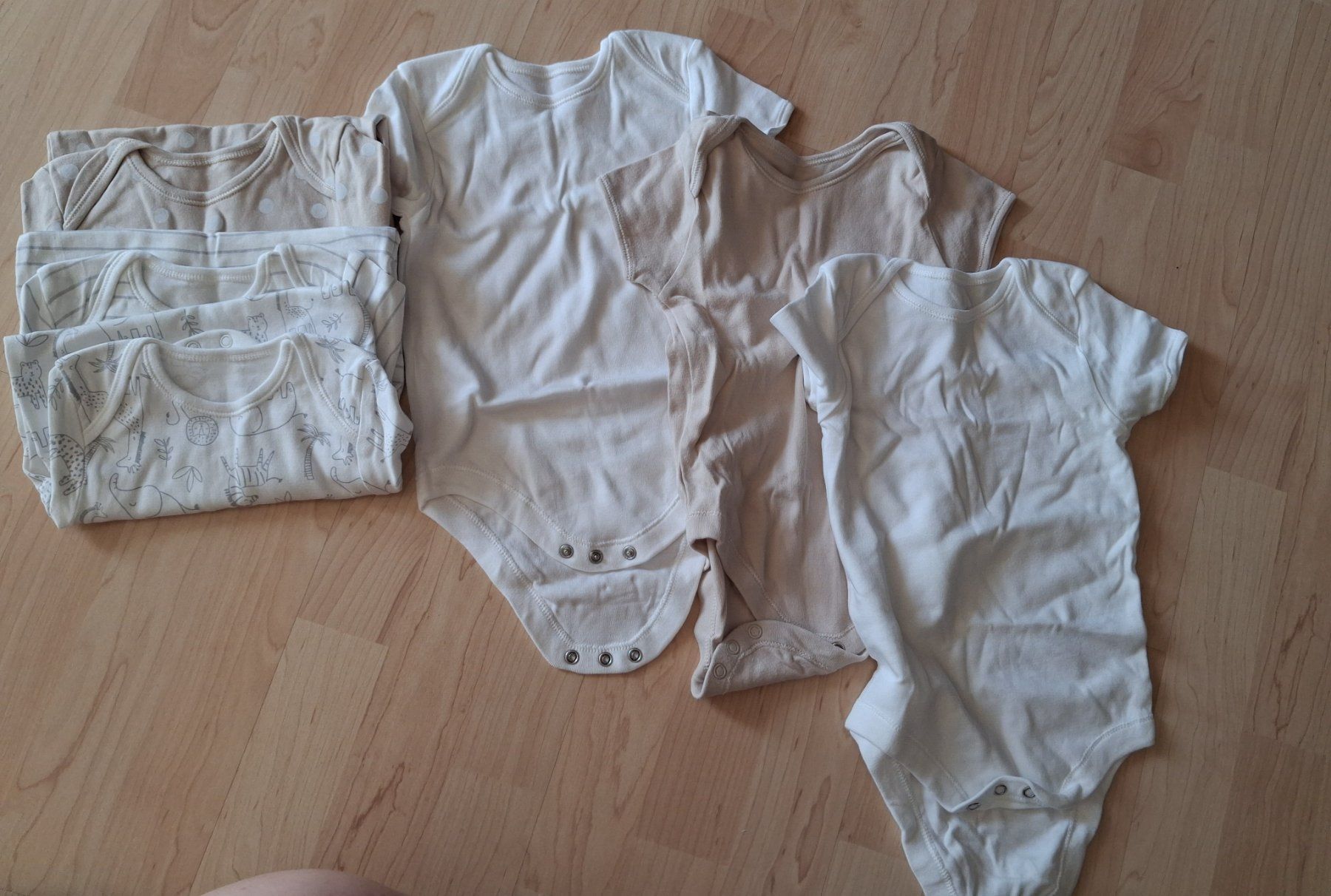 Primark Lotti di vestiti: Bodies Gr. 92, Top Zustand, neutral – Usato da Basel venduto da robaczek277