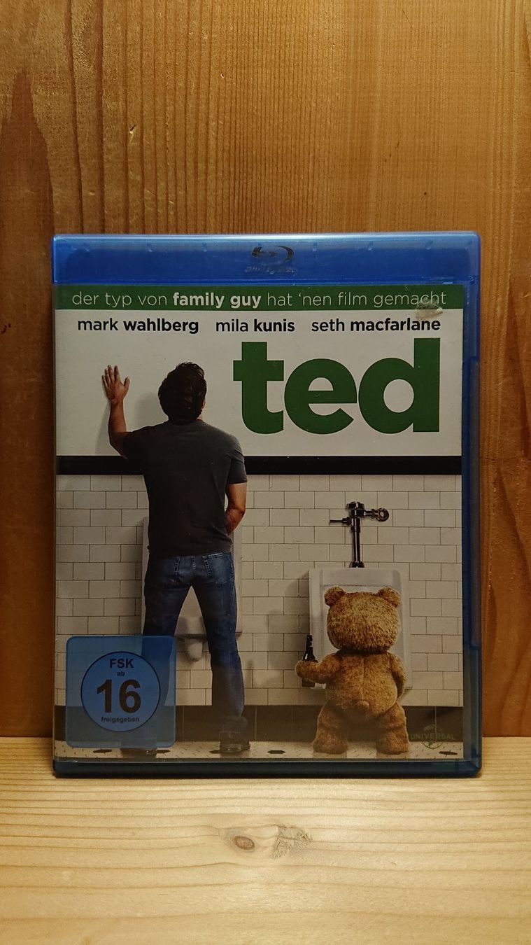 Tous les DVDs: TED Blu-Ray Mark Wahlberg – D'occasion à Wilderswil par Exebub