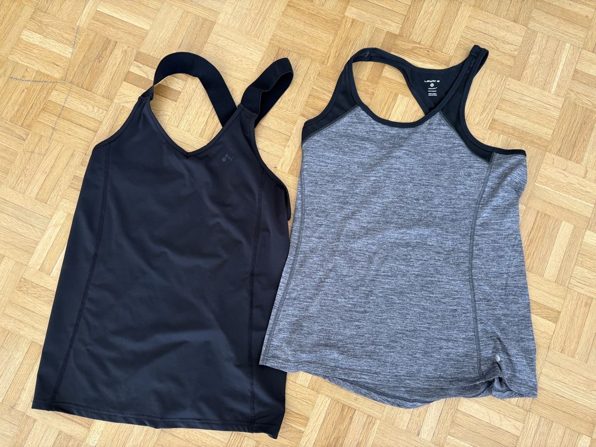 Tops: 2er Set Sport Tops – Gebraucht aus Baar von steffi_16