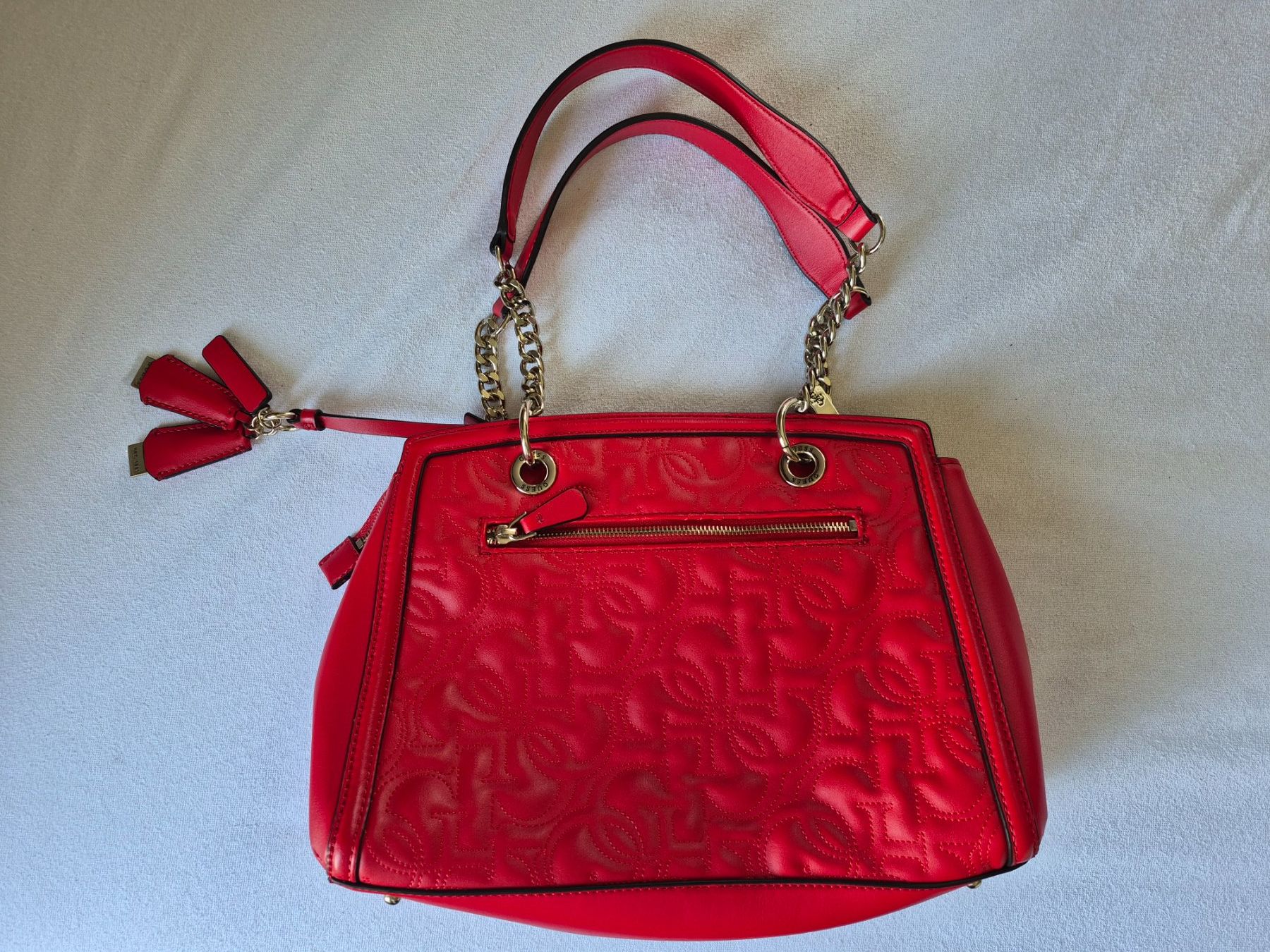 Guess Sacs femmes: Guess Handtasche – Neuf avec emballage d'origine à Wädenswil par Virginia96 1