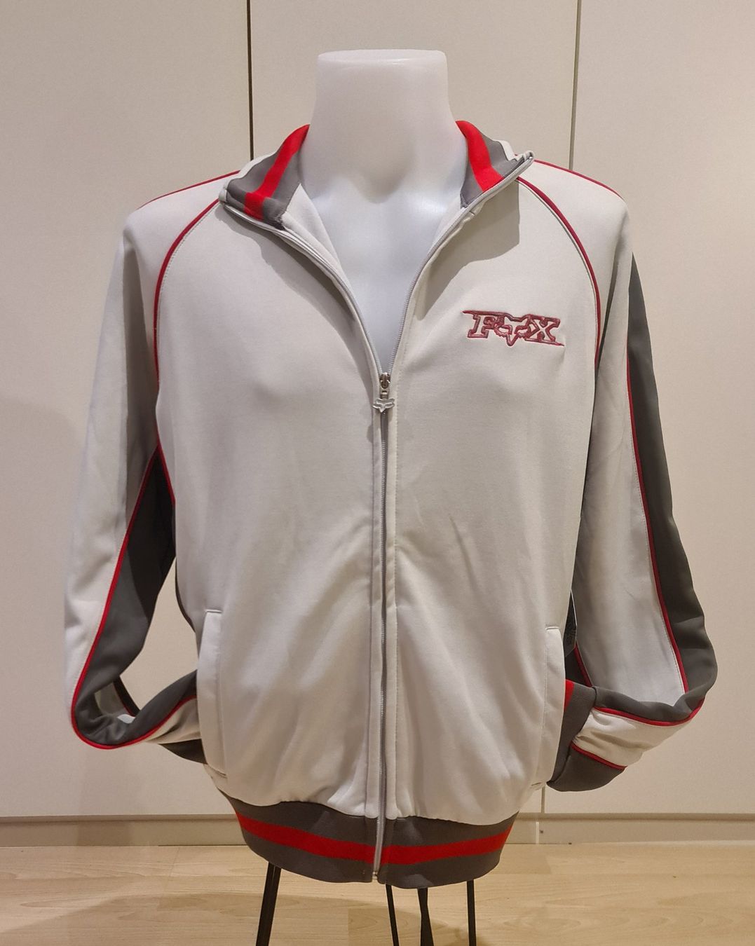 Fox Pullover & Sweatshirts: Schöne Herren-Sweatjacke von FOX "Neu" – Neu (gemäss Beschreibung) aus Fehraltorf von Sumin 1