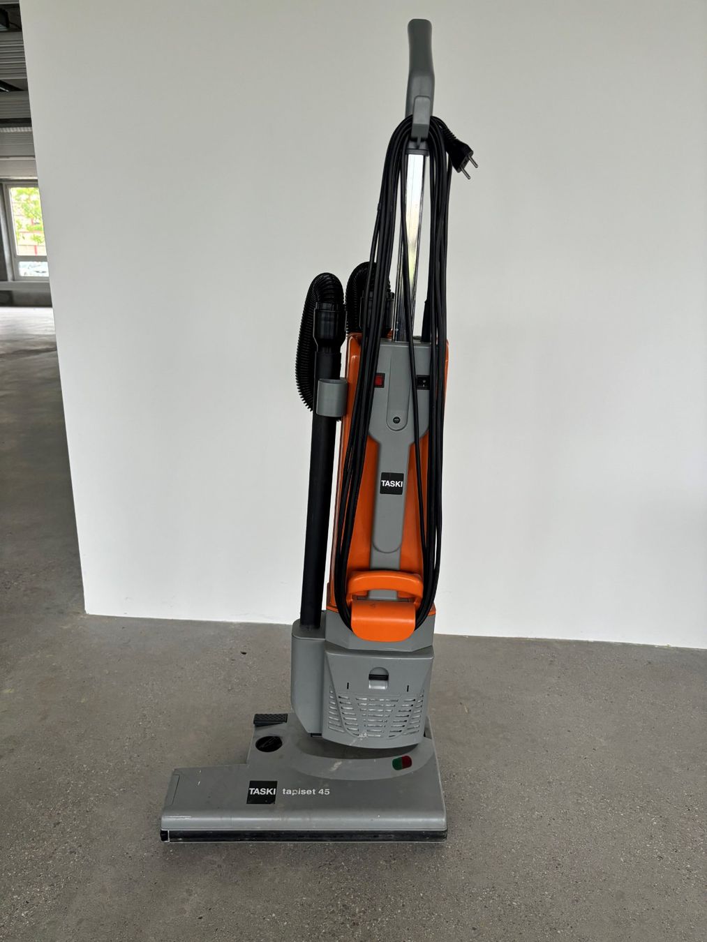 Aspirapolveri & Accessori: Taski Tapiset 45 Reinigungsmaschine – Usato da Hinwil venduto da fac_688b 1
