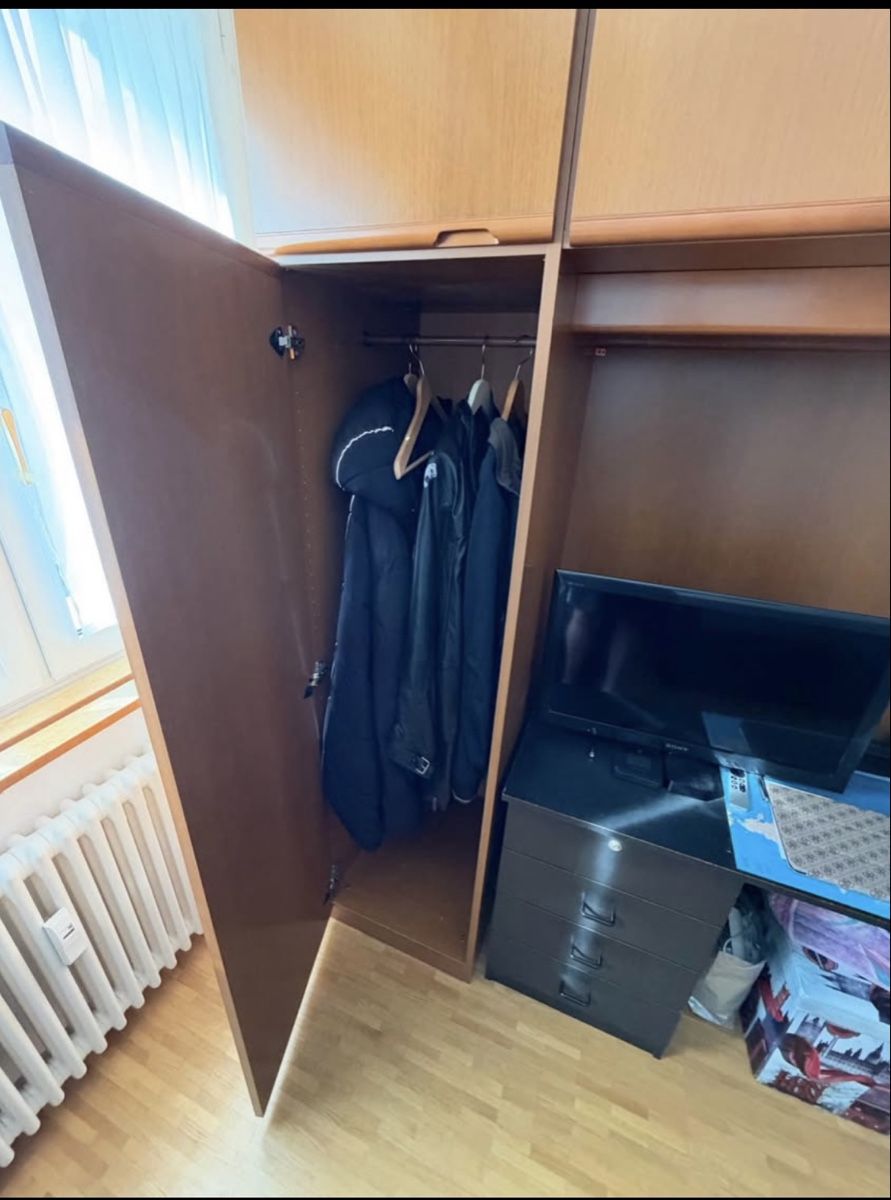 Guardaroba: möbel/schrank/tisch – Usato da Birsfelden venduto da bettyginosa