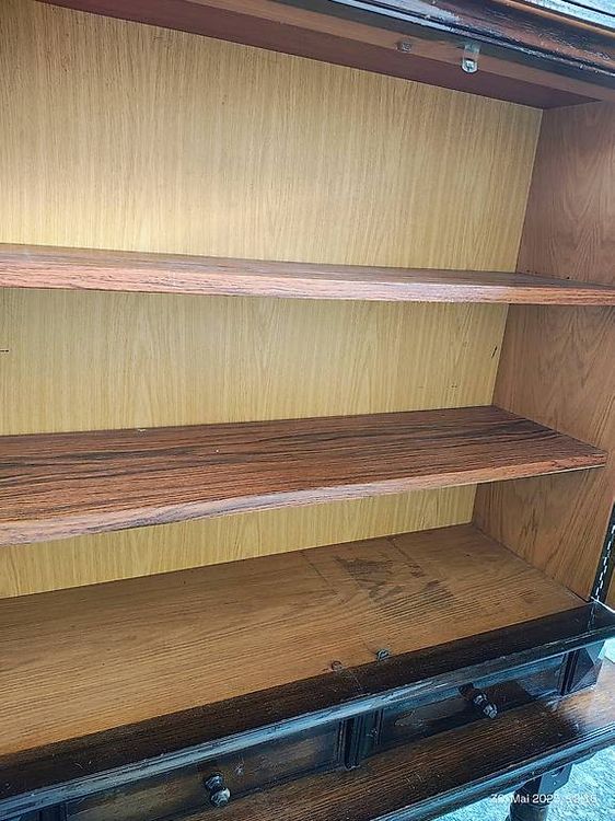 Commodes: Antike Holzkommode mit Schnitzereien: 2 Türen, 2 Schubladen – D'occasion à Gebenstorf par Kofol 3