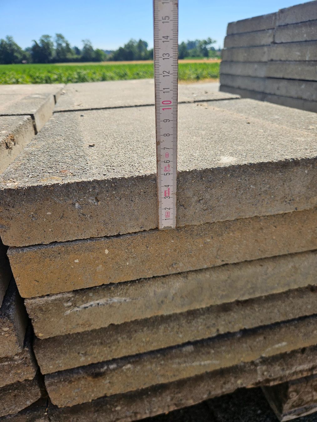 Rivestimenti per pavimenti: Terassenplatten, Gartenplatten, Betonplatten 150 Stk – Usato da Subingen venduto da honigbuur 2