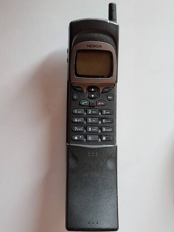 Telefoni cellulari / Smartphones: Nokia 8110i mit Zubehör – Usato da Unterlunkhofen venduto da MartinPM 1
