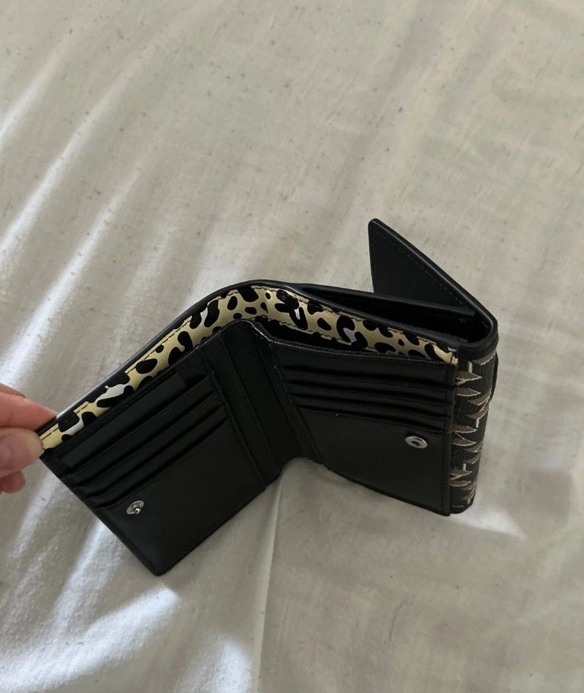 Karl Lagerfeld Portafogli: Portefeuille Karl Lagerfeld noir logo KL comme neuf – Usato da Troistorrents venduto da ami_mzq5 4