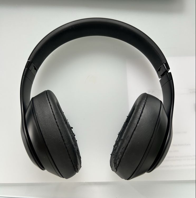 Beats Studio 3 Wireless Headphones (Defective) 4